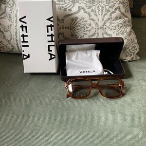 VEHLA Dixie Honey/Tort Graphite Brown Sunglasses for Women